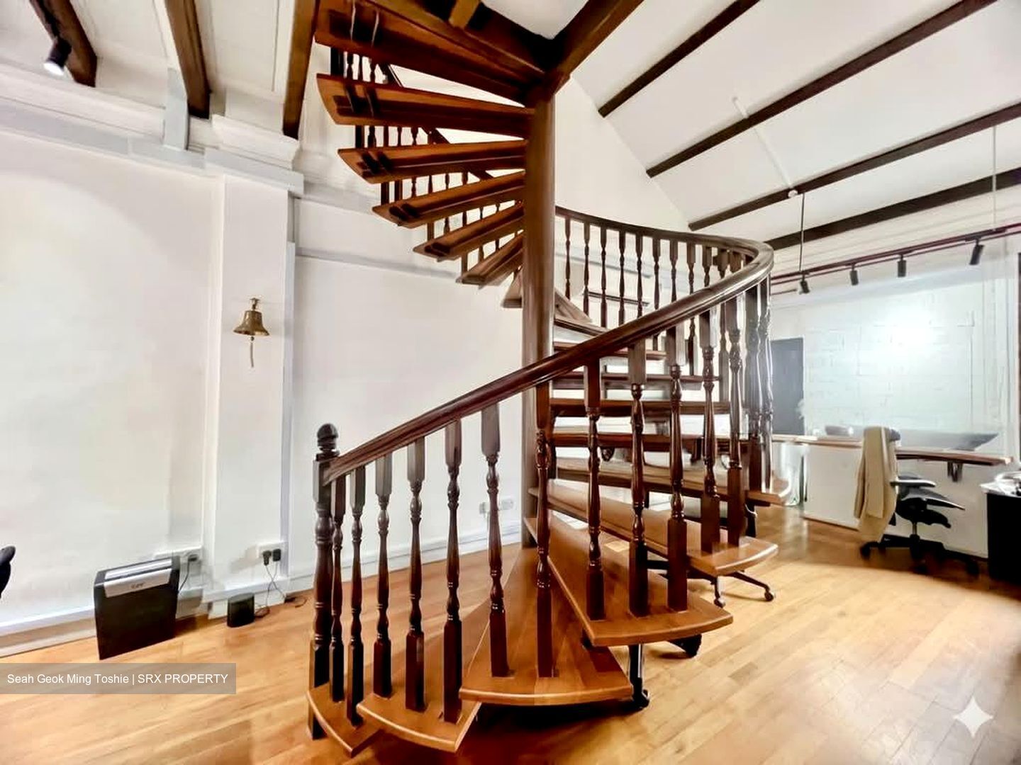 Ann Siang Road (D1), Office #564184311